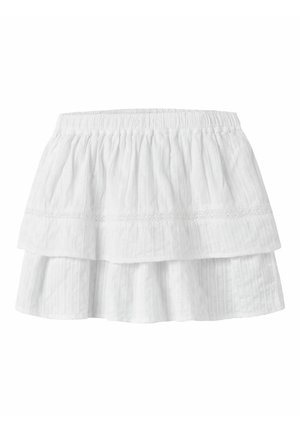 Biela viacvrstvová minisukňa s elastickým pásom a jemnými vertikálnymi pruhmi v textúre látky.