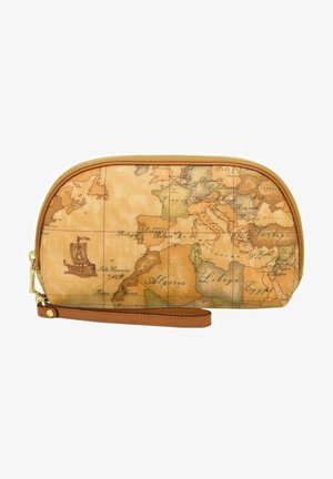 Borsetta con zip dal design di una mappa vintage in tonalità marrone e beige, dotata di un cinturino da polso e una texture liscia simile alla pelle.