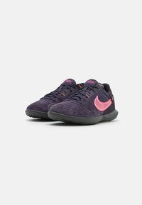 Nike Performance STREETGATO - Sapatilha de treino - cave purple/pink blast/off-noir