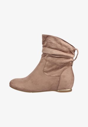 Elara Botines - natur