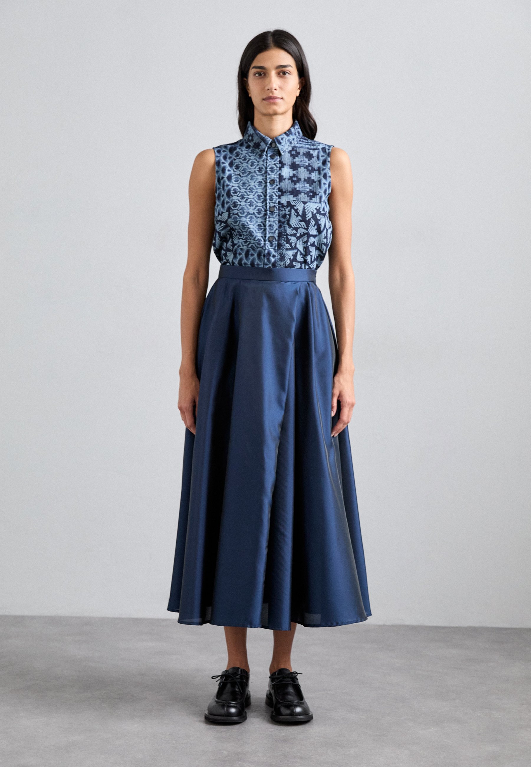 スカート EMPORIO ARMANI Woman Skirt Blue EW001453AF12520 UB115 Women's Long and Short Skirts | Emporio Armani