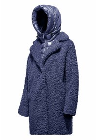 Marineblauwe jas met een gestructureerde, fluffy buitenlaag en een glanzende, geïsoleerde pufferkap met trekkers voor aanpassing.