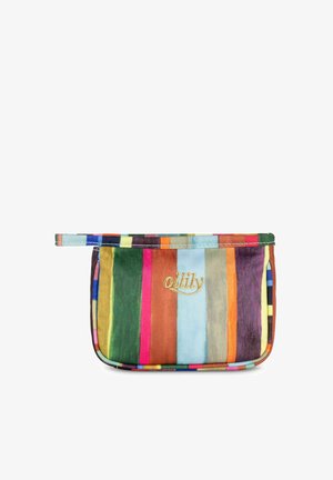 Ritsbare cosmetische tas met meerkleurige verticale strepen in verschillende texturen, met een gouden logo aan de voorkant en een zachte stoffen afwerking.