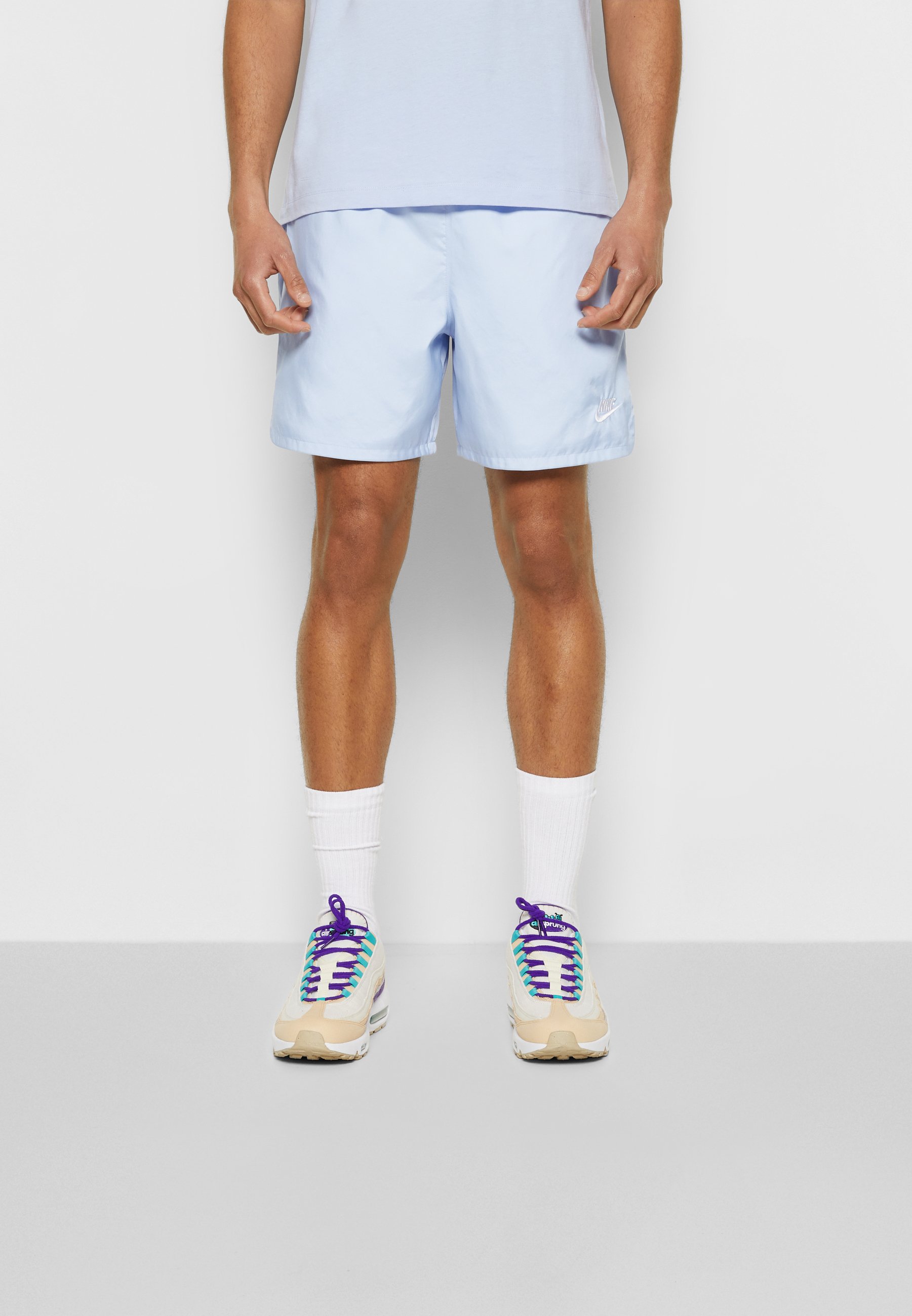 Nike Sportswear FLOW - Shorts - light 