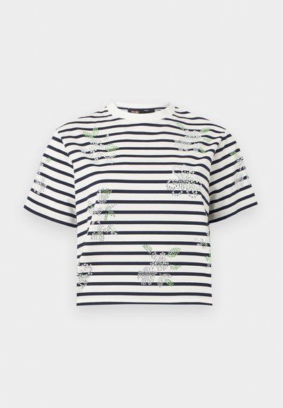 Κοντομάνικο πουκάμισο με λευκές και ναυτικές ρίγες και στρογγυλή λαιμόκοψη, διακοσμημένο με μικρά λευκά και πράσινα λουλουδένια σχέδια από χάντρες διασκορπισμένα στο ύφασμα.