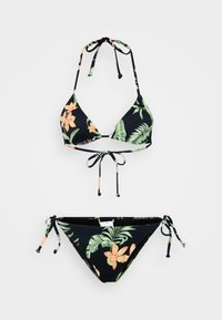 Svart bikini-set med en triangulär överdel och knytbara bottnar, prydd med tropiska blommor och lövmönster i orange och grönt.