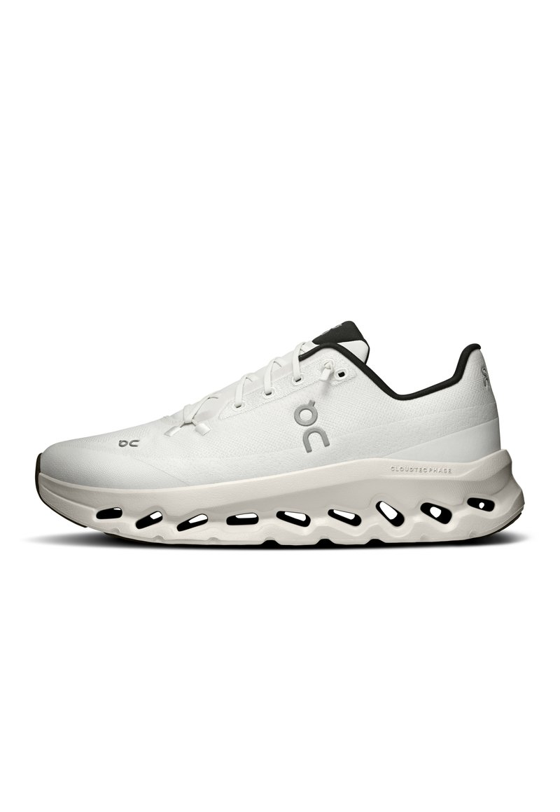 On CLOUDTILT - Trainers - pearl   ice