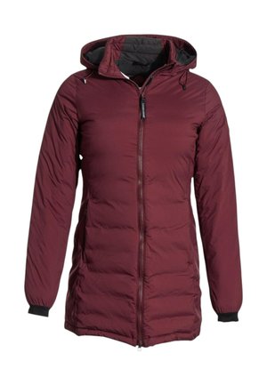 Chaqueta larga acolchada de invierno en color granate, con capucha, cremallera completa frontal y forro interior negro, diseñada para tiempo frío.