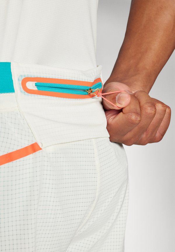 LIMITED SERIES METARUN SPLIT SHORT - Sports shorts - birch2