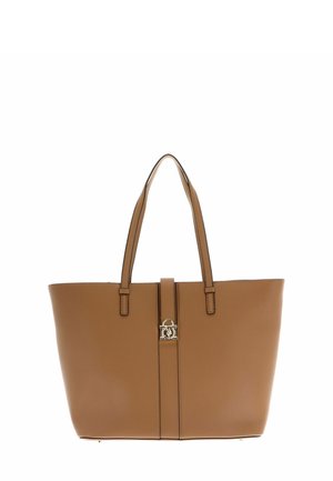 Borsa tote in pelle marrone con doppi manici piatti, dettaglio di cucitura verticale e una decorazione con lucchetto color oro al centro. Texture liscia.