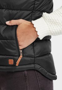 Oxmo OXCamilla - Väst - black