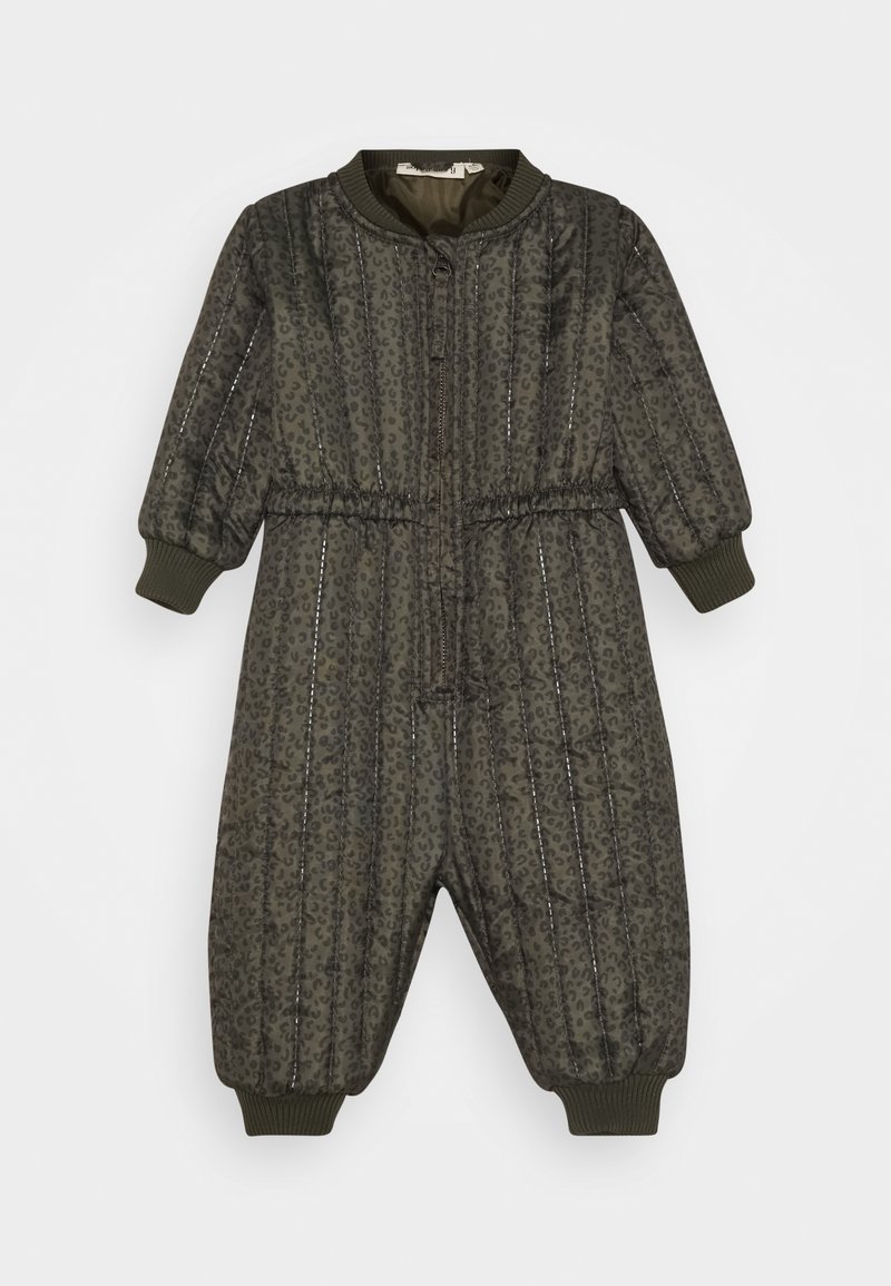 Combinaison matelassée vert foncé pour bébé avec imprimé animal, col, poignets, bandes aux chevilles côtelées et fermeture éclair frontale.