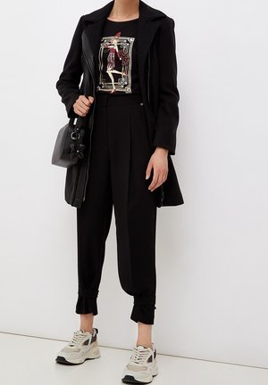 Long sleeved top - black