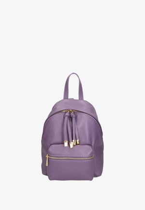 Zaino in pelle viola con forma arrotondata, tasca anteriore con zip, due manici superiori e dettagli in zip in hardware dorato.