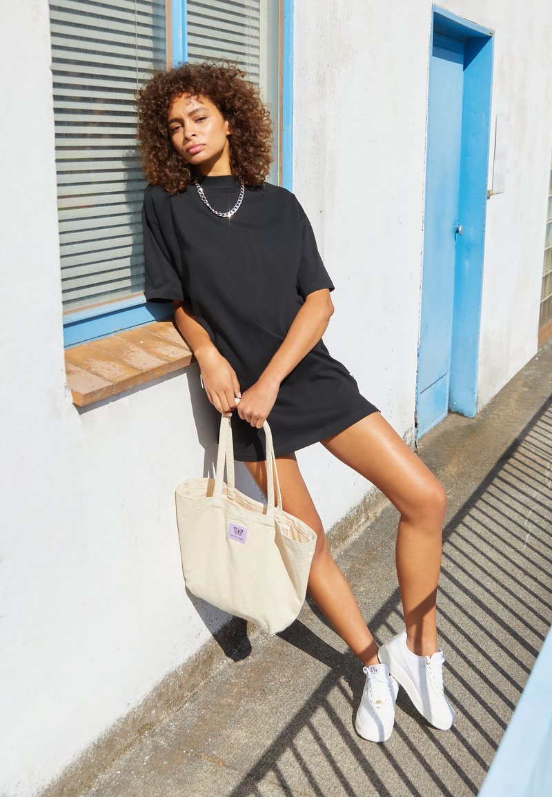 Urban Classics Robe en jersey - black