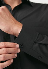 Next LONG SLEEVE REGULAR FIT - Zakelijk overhemd - black