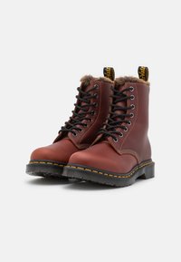 Dr. Martens Botines con cordones - brown