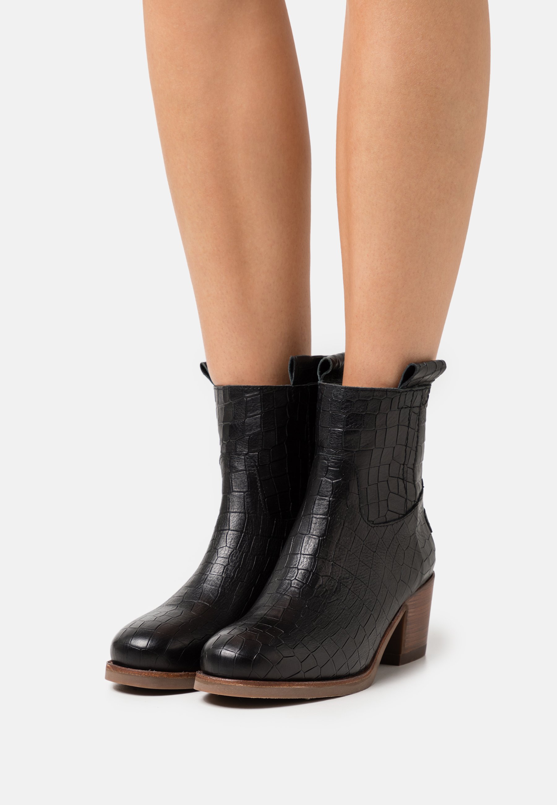 shabbies ankle boot low