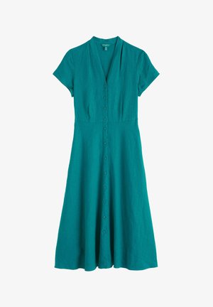 Kratka turkizna obleka s kratkimi rokavi in V-izrezom, oprijetim pasom ter sprednjim delom na gumbe dolžine do tal, izdelana iz lahkega blaga.