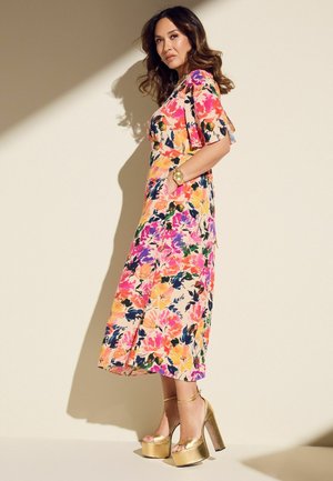 Myleene Klass FLORAL TEA - REGULAR FIT - Jerseykleid - pink