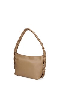 Borsa a spalla in pelle tan con manico intrecciato, caratterizzata da una texture liscia e da una forma rettangolare elegante. Chiusura superiore con zip.