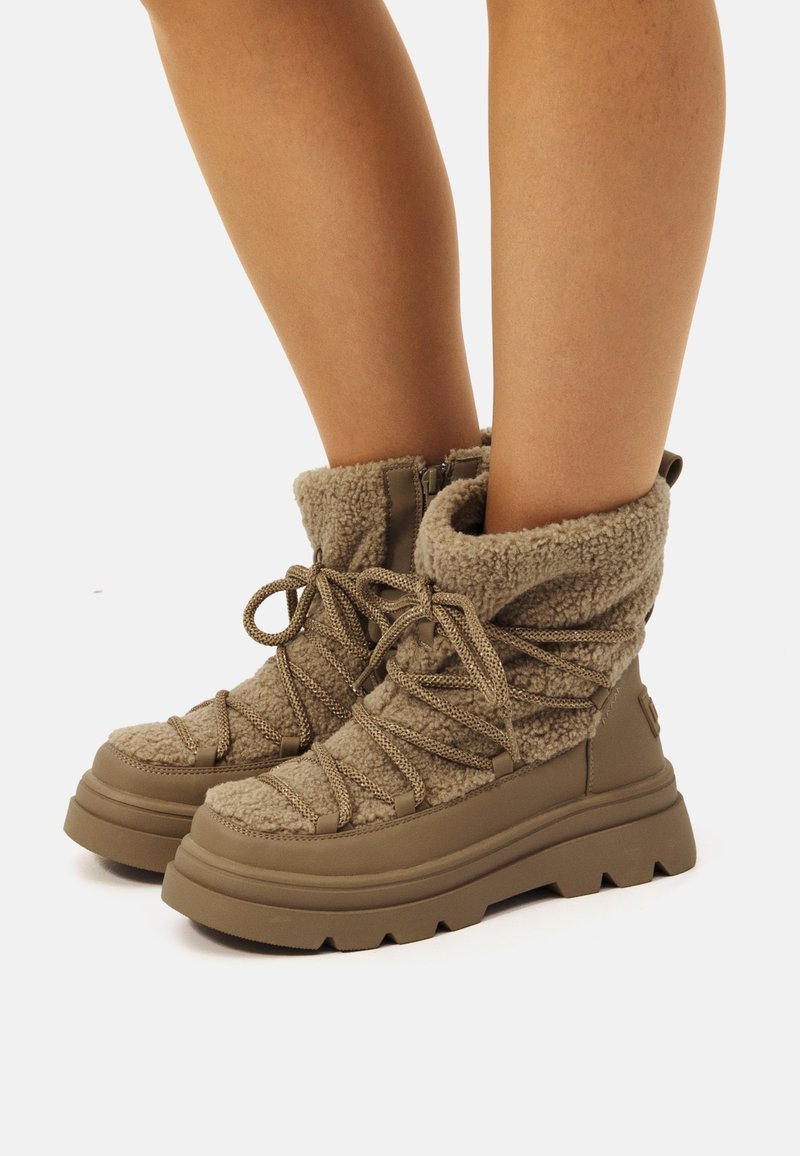 mtng Snowboot/Winterstiefel - marron