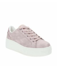 Sneakers texture rosa chiaro con suola platform bianca, caratterizzati da una chiusura con lacci e dettagli con logo sul lato.