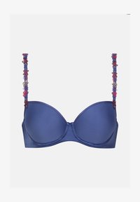 Valittu, astral night