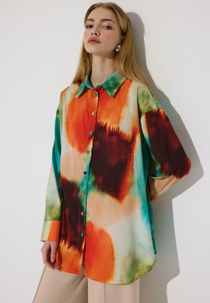 BATIK PATTERNED - Bluza z gumbi - patterned