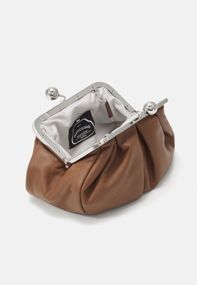 WEEKEND MaxMara PRATI - Pochette - cuoio