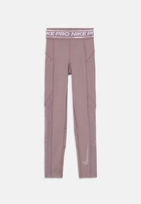 Collants Nike Pro de couleur mauve, avec une large taille élastique portant le logo "Nike Pro", des poches latérales et des détails en mesh sur les jambes.