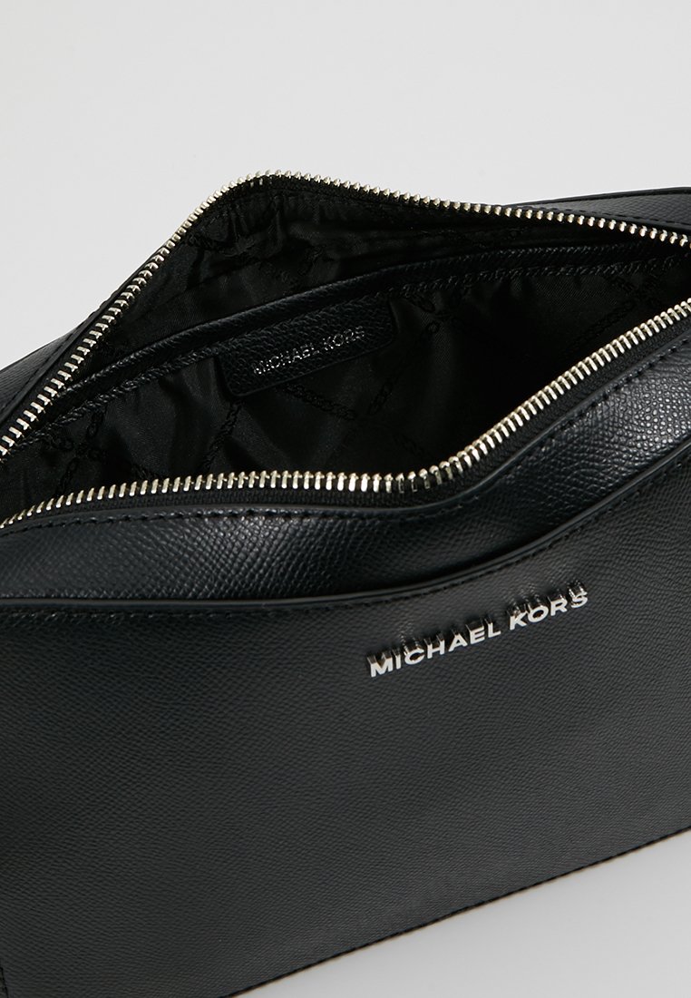 MICHAEL Michael Kors SET CROSSBODY CROSSGRAIN RHODIUM