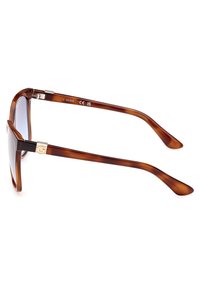 Guess QUADRATISCHE FORM - Aurinkolasit - havanna blonde