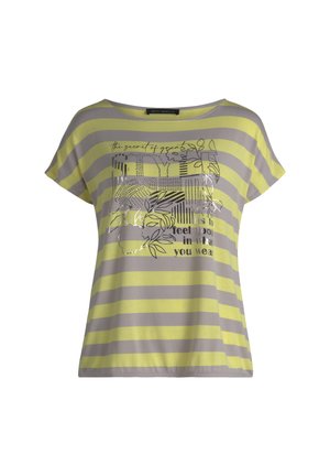 T-shirt à manches courtes avec rayures horizontales jaunes et grises, orné d'un motif floral noir et argenté ainsi que d'un texte à l'avant.