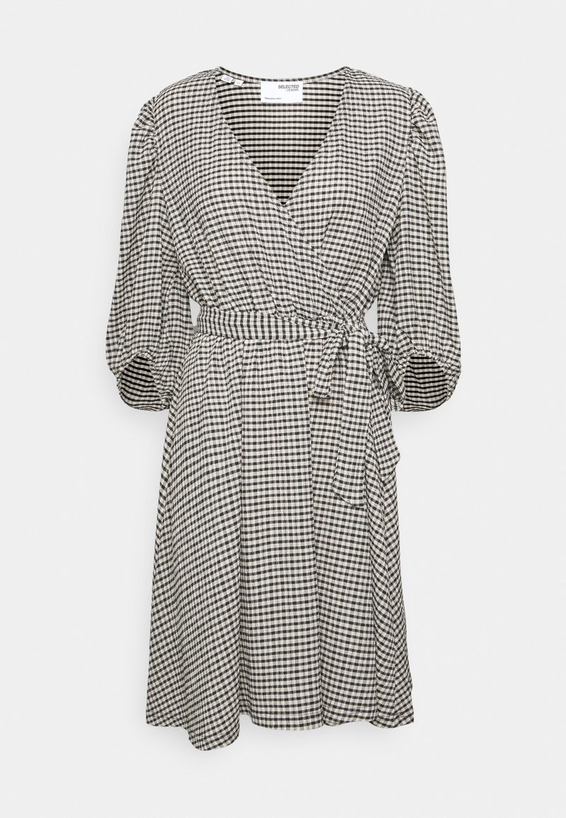 Schwarz-weißes Gingham-Wickelkleid mit V-Ausschnitt, Puffärmeln und Bindegürtel. Leichter Stoff mit knielanger Säume und subtiler Textur.