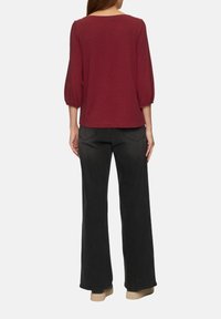 s.Oliver MIT U-BOOT-AUSSCHNITT - Langarmshirt - rubinrot
