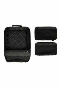 Borsa da viaggio nera realizzata in tessuto resistente, dotata di un interno trapuntato, numerosi scomparti e includes due tasche removibili.