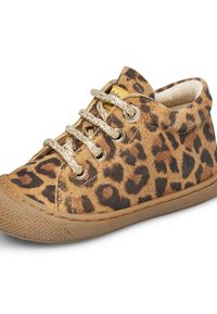 Dětské vysoké tenisky s hnědým leopardím potiskem, béžovým polstrovaným límcem, zlatými očky a béžovými vzorovanými tkaničkami na gumové podrážce.