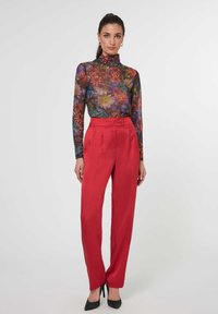 MADELEINE Stoffhose - raspberry red