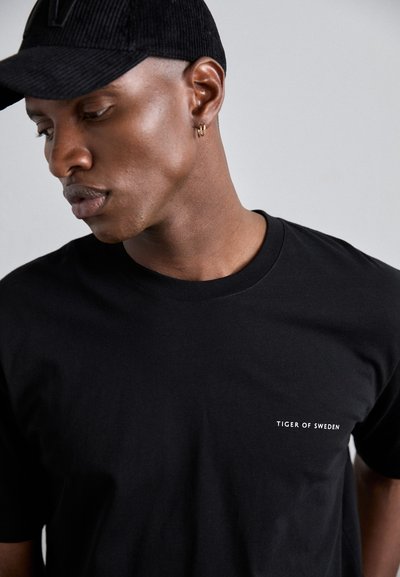 Tiger of Sweden PRO - Pamata T-krekls - black