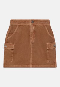 Brun denim mini skjørt med to frontlommer og to cargo-stil lommer. Har en knappelukking og synlige sømdetaljer.
