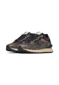 Sneakers con una toma nera e oro testurizzata, design con lacci e suola in gomma. Presentano una suola intermedia beige a contrasto e un'etichetta con il logo.