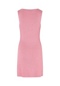 Stickad ärmlös klänning i mjuk rosa, med en figurnära silhuett och rund halsringning. Slät textur utan synliga pynt.