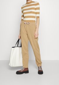 BOSS Pullover - beige