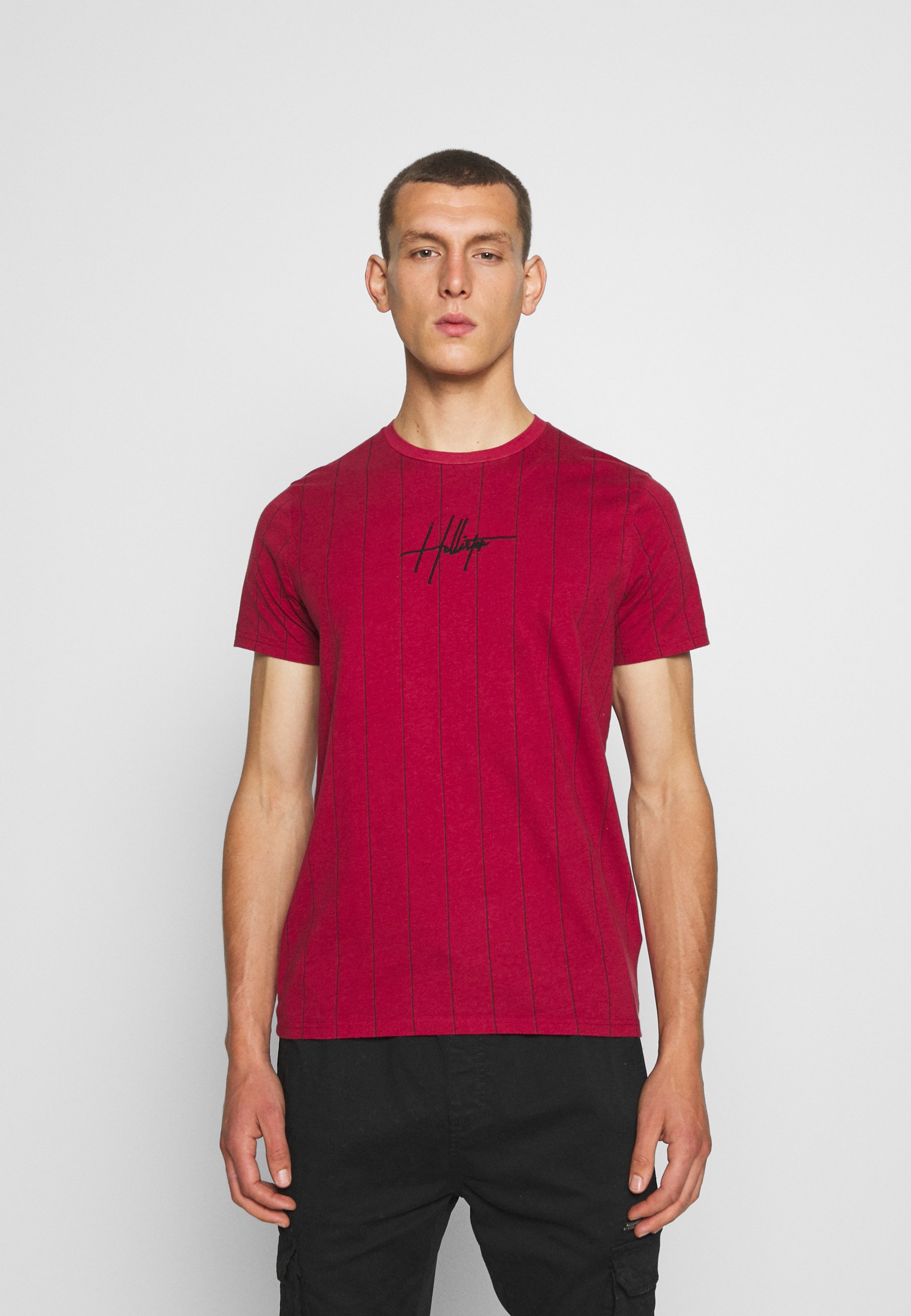 Hollister Co. SCRIPT LOGO T shirts med print red Hollister Co. SCRIPT LOGO - T-shirts med print - red