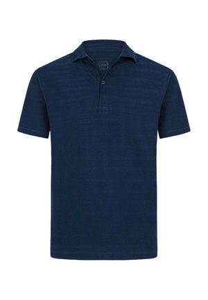 Granatowa koszulka polo z krótkim rękawem, kołnierzykiem i plisą na dwa guziki, gładki wzór, prezentowana na białym tle.