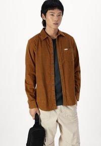 Wrangler SHIRT - Camisa - monks robe