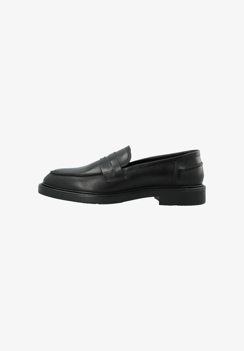 Must have nahkapealne loafer musta värvi, ümarate varvastega, esiosa riba detailiga ja tasase kummitaldaga. Sile tekstuur koos minimaalsete õmbluste aktsentidega.