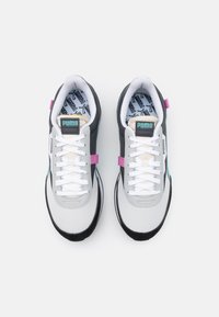 Puma FUTURE RIDER PLAY ON UNISEX - Sapatilhas - porcelain/ebony/black