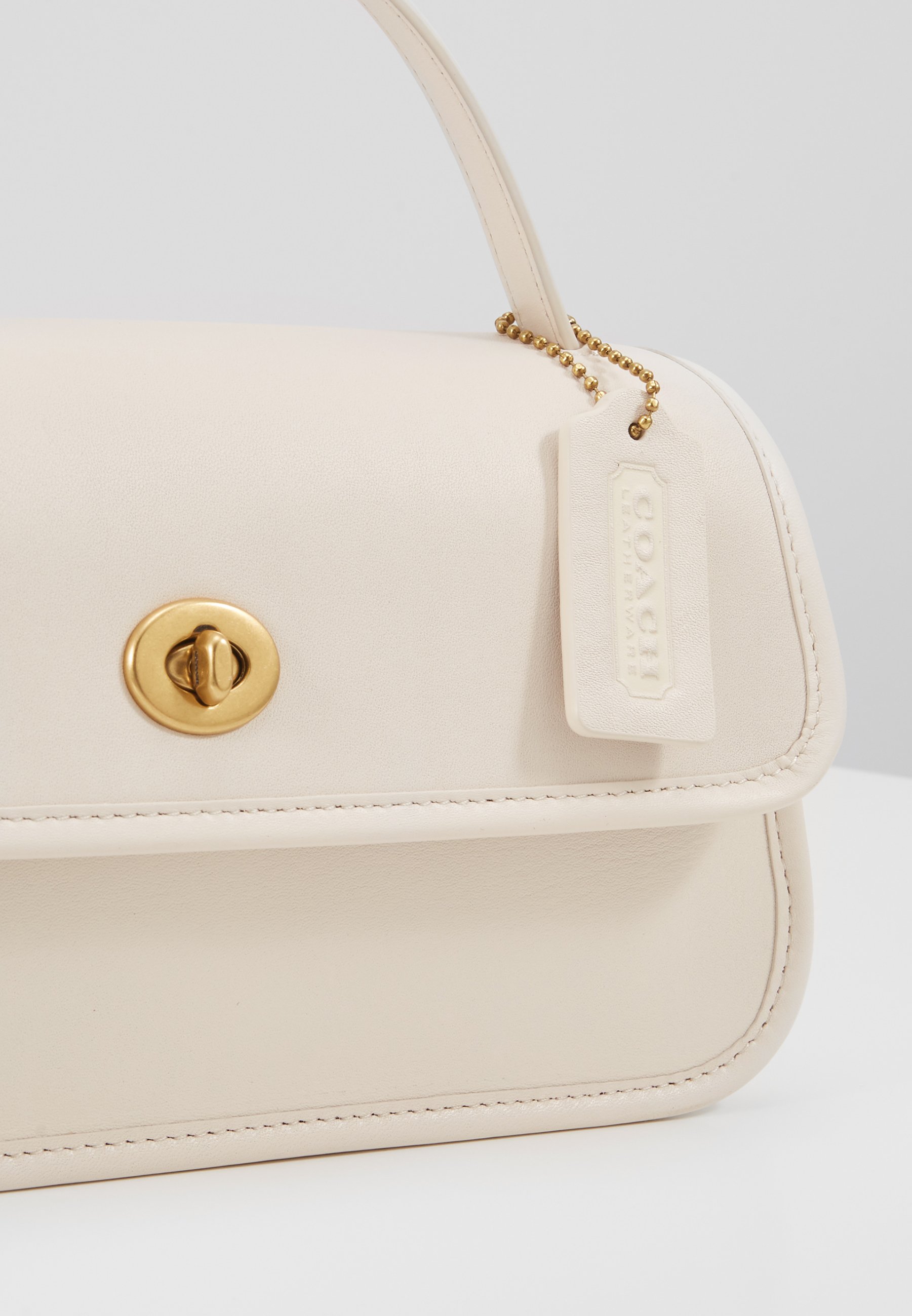 Coach RUNWAY ORIGINALS GLOVETAN TURNLOCK CLUTCH Håndveske Coach RUNWAY ORIGINALS GLOVETAN TURNLOCK CLUTCH Håndveske